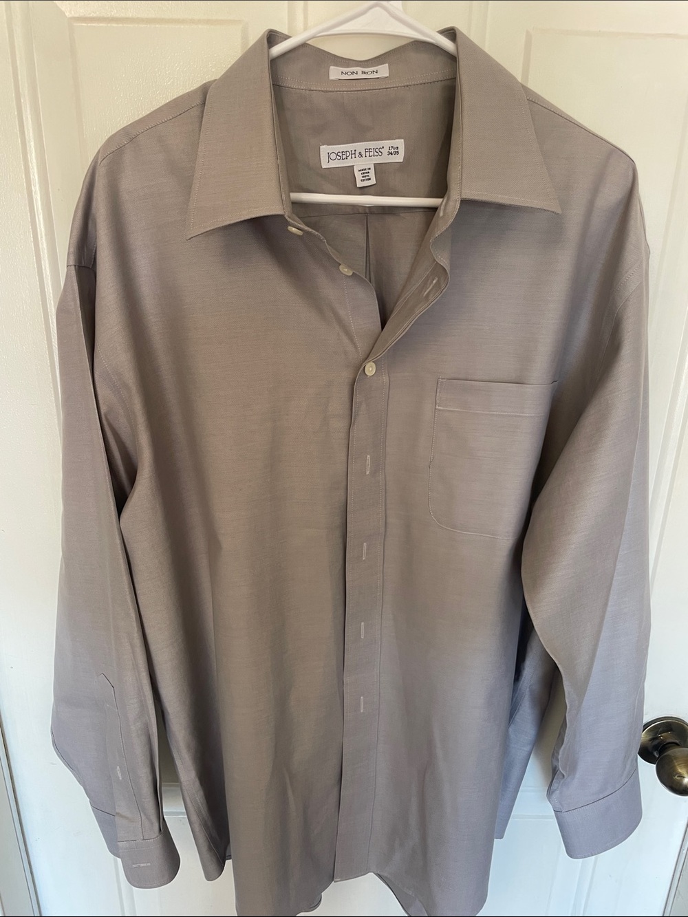Joseph & Feiss Men's Long-Sleeve Dress Shirt in Taupe Gray